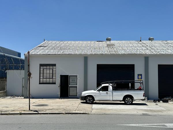 300  m² Industrial space