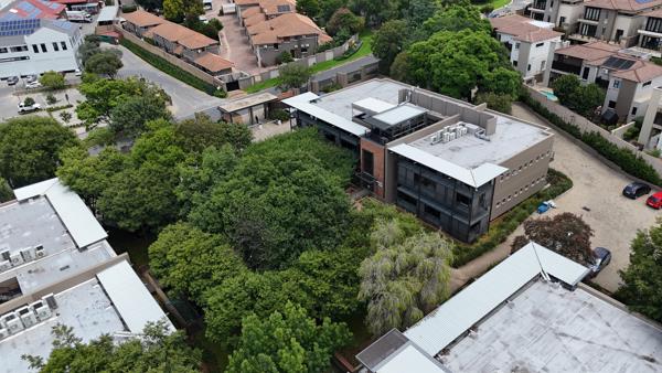 320  m² Commercial space