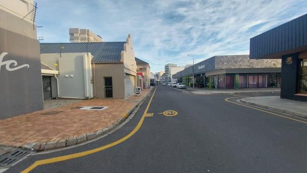 251  m² Commercial space