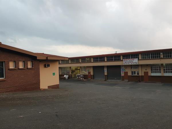 551  m² Industrial space