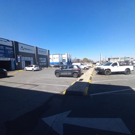 1 091  m² Retail Space