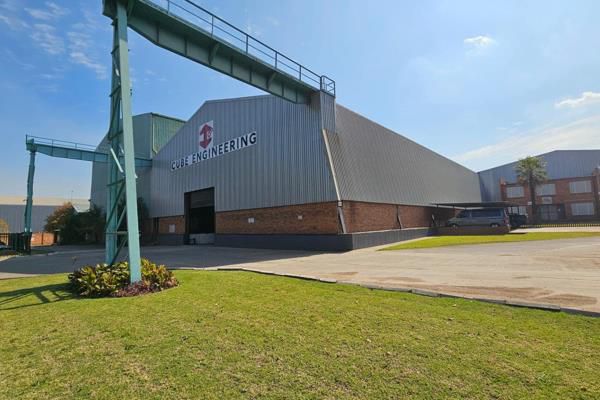 4 000  m² Industrial space