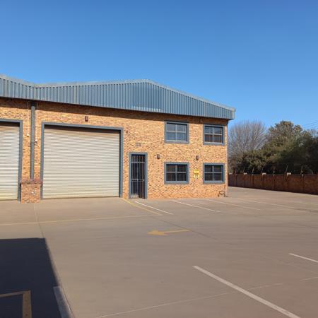 345  m² Industrial space