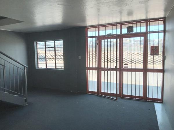 1 083  m² Commercial space