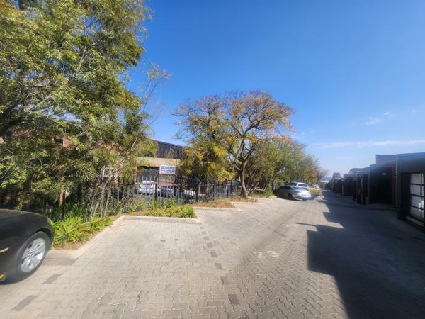 101  m² Commercial space