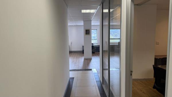 95  m² Office Space