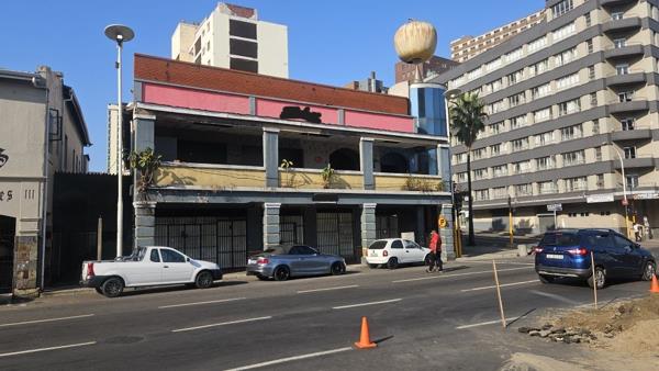 850  m² Commercial space