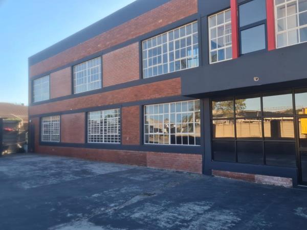 1 200  m² Commercial space