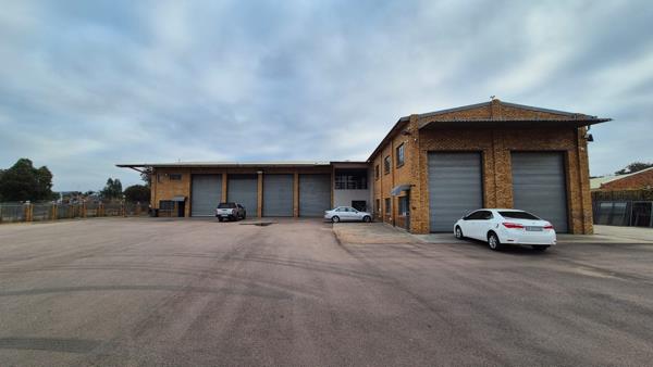 1 300  m² Industrial space