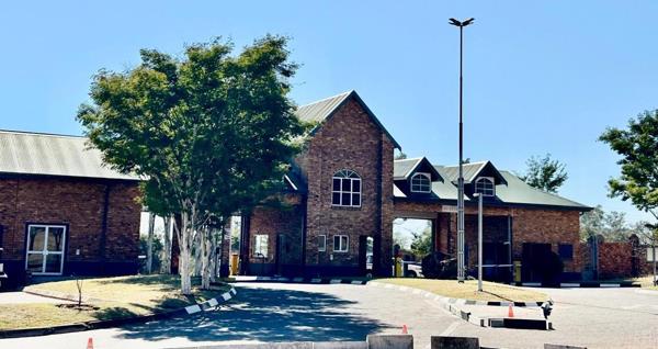 990 m² Land