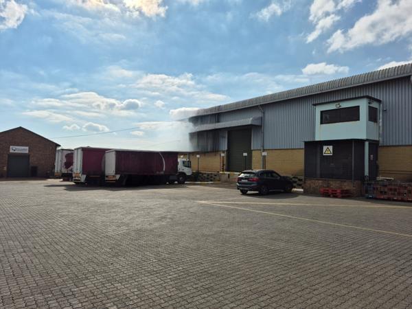 3 938  m² Industrial space