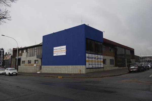 121  m² Commercial space