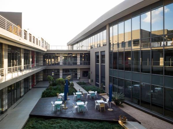 493 m² Office Space
