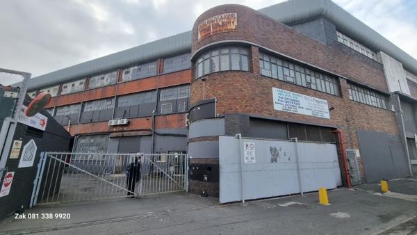 2 200  m² Commercial space