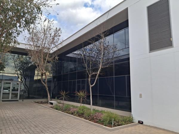 1 253  m² Commercial space