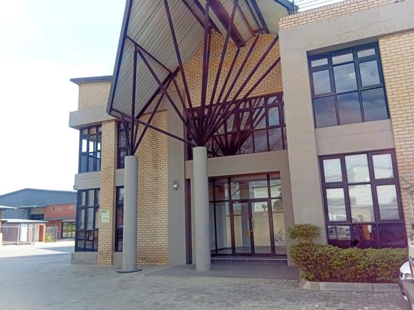 544  m² Commercial space