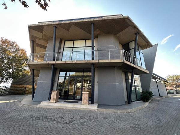 727  m² Industrial space