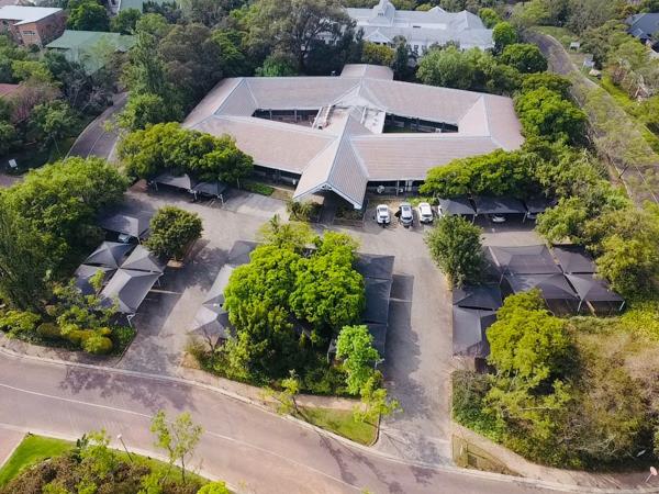 1 610  m² Commercial space