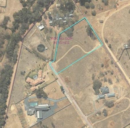 8 648 m² Land