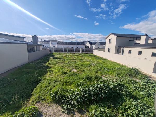 400 m² Land