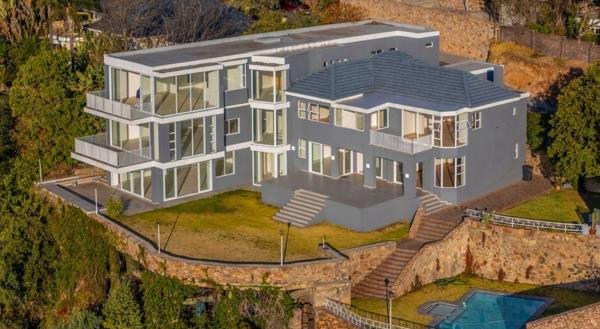 5 Bedroom House