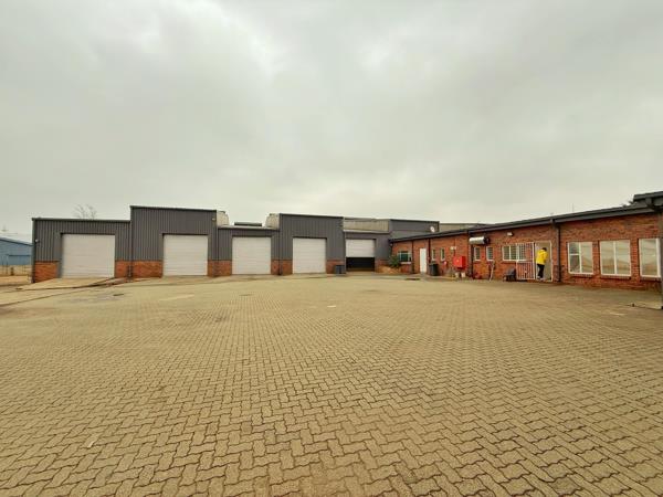 2 200  m² Industrial space
