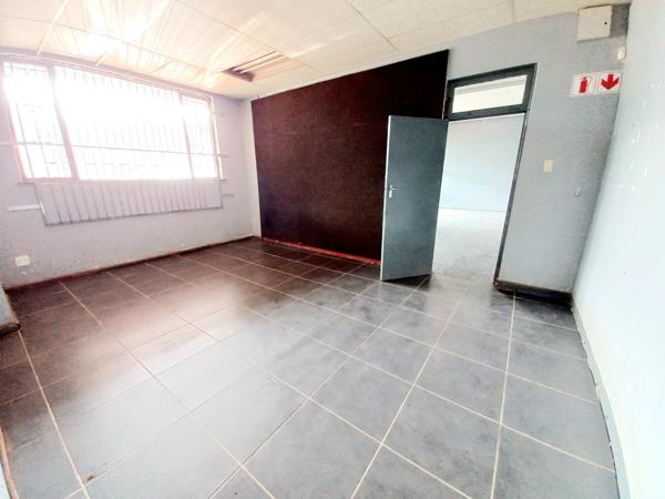 670  m² Office Space