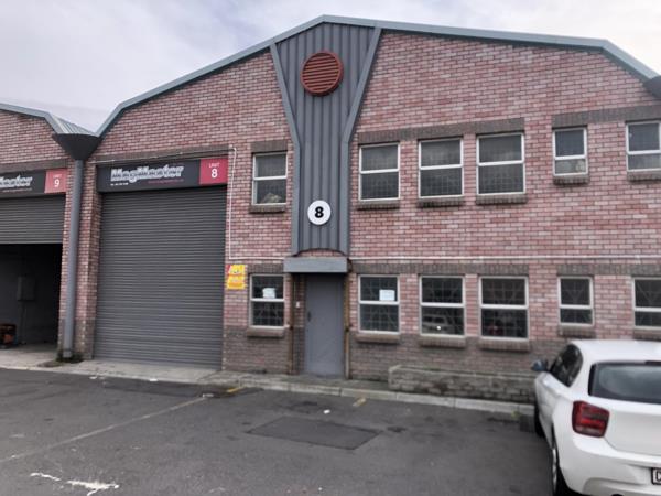 365  m² Industrial space