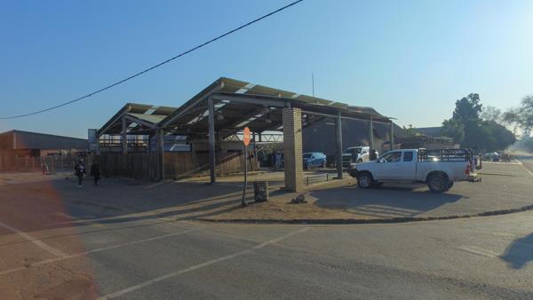 321  m² Commercial space