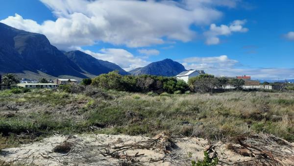 743 m² Land
