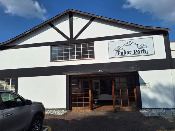 80  m² Commercial space