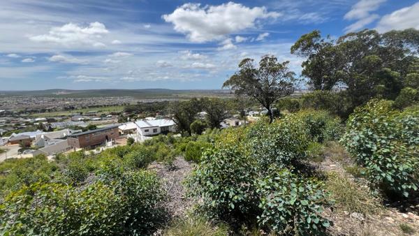 1 677 m² Land
