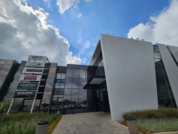 2 421  m² Commercial space