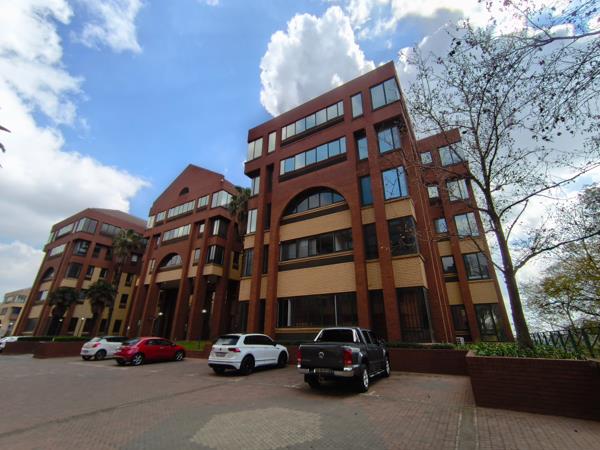 1 018  m² Office Space