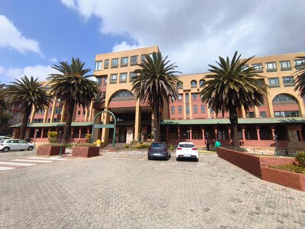 245  m² Office Space