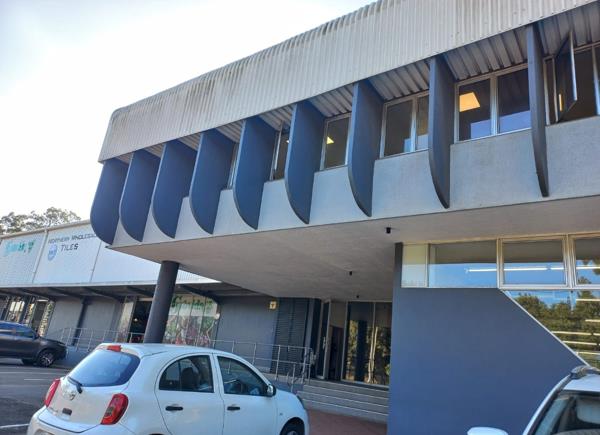 651 m² Commercial space