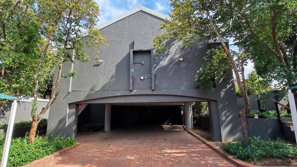 987 m² Commercial space