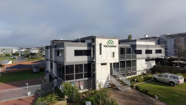 370  m² Commercial space