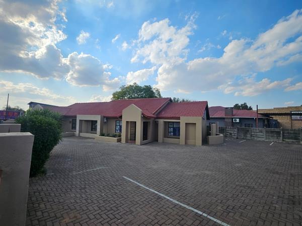 100  m² Commercial space