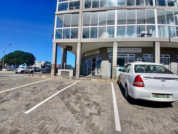 82  m² Commercial space