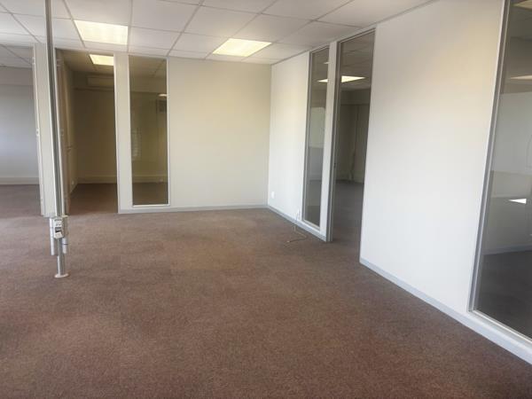 105  m² Commercial space