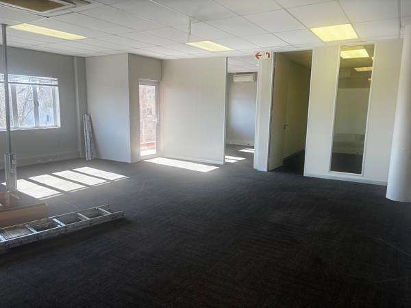 112  m² Commercial space