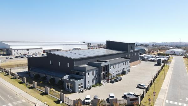 3 858  m² Industrial space