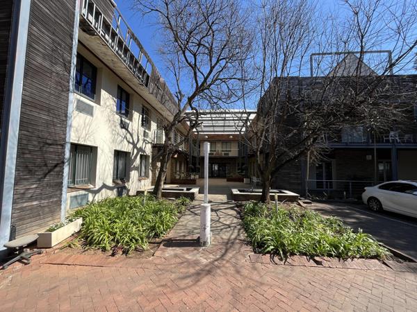 155  m² Commercial space