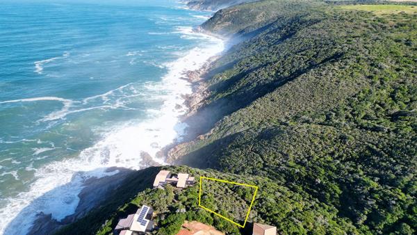 1 080 m² Land