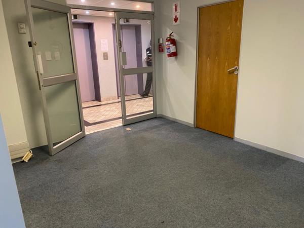 166  m² Commercial space