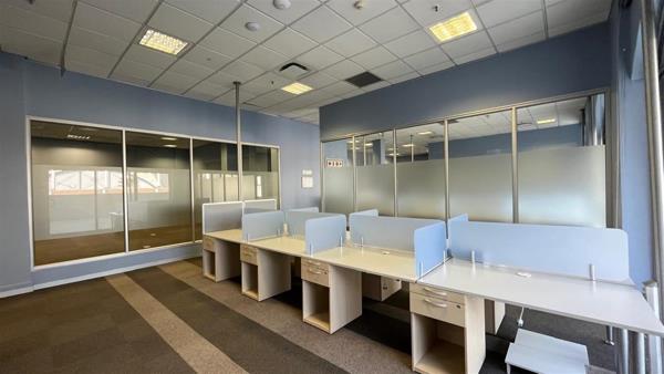 438  m² Commercial space