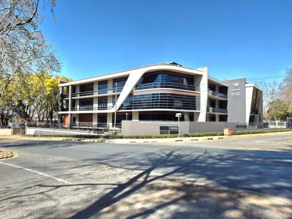 820  m² Commercial space