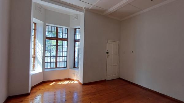 183  m² Office Space