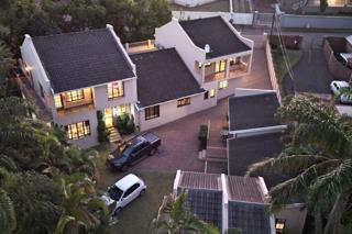 1 371  m² Commercial space